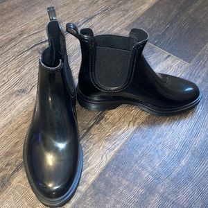 Boots brand new !!